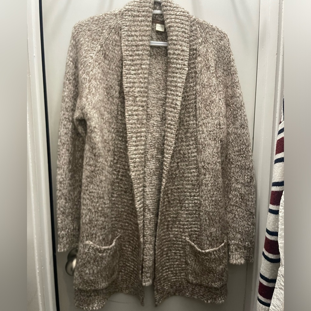 Long cardigan like vest